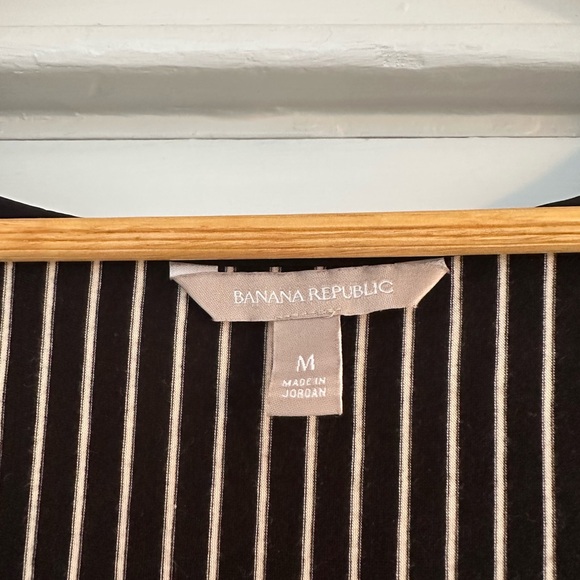 Banana Republic - Soft black and white vertical striped tank top - Picture 3 of 4